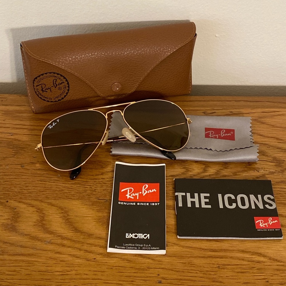 Ray-Ban Gold Aviator Sunglasses with Brown Case